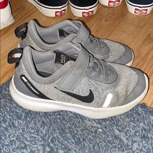 Boys Nike shoes 👟